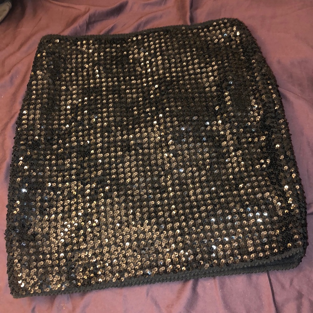 Black beauty skirt